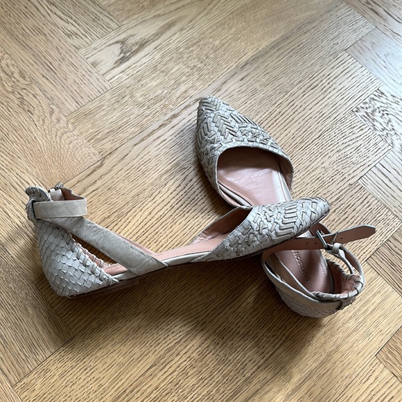 Sigersion Morrison nude leather flats with ankle strap, size 8.5 - Picture 2 of 7